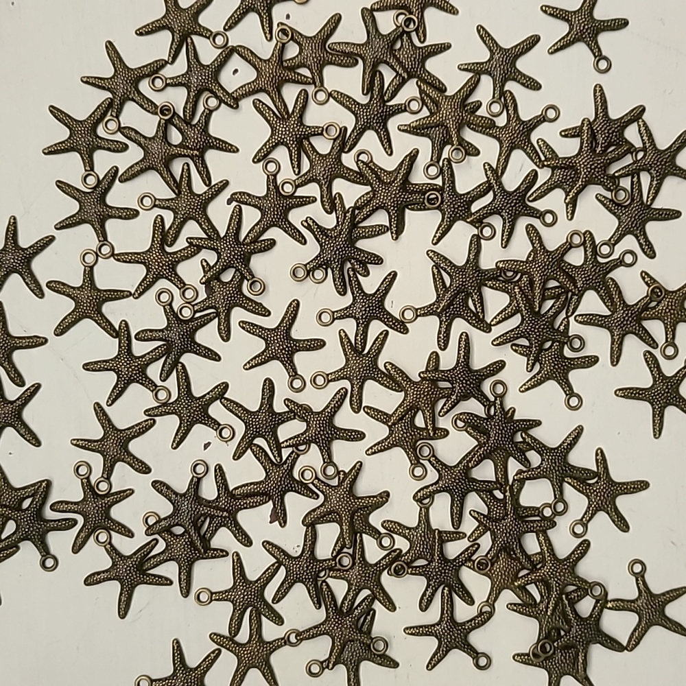 Lot of 100 Starfish Charms